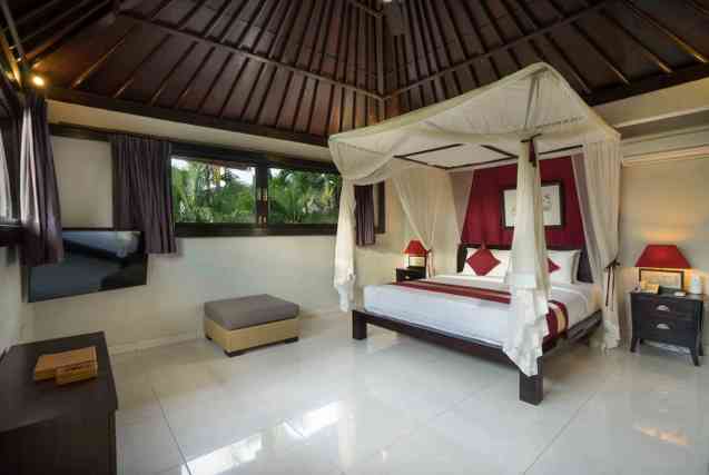 Slider Di bawah two bed 1- 640x427_637x427 two bedroom pool villa samaja beachside