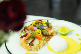Smoked-salmon-toast Smoked-salmon-toast